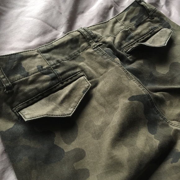 Zara Camouflage Skinny Jeans with Zip Details - Picture 6 of 8